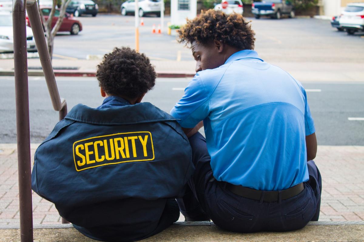 E & E Security