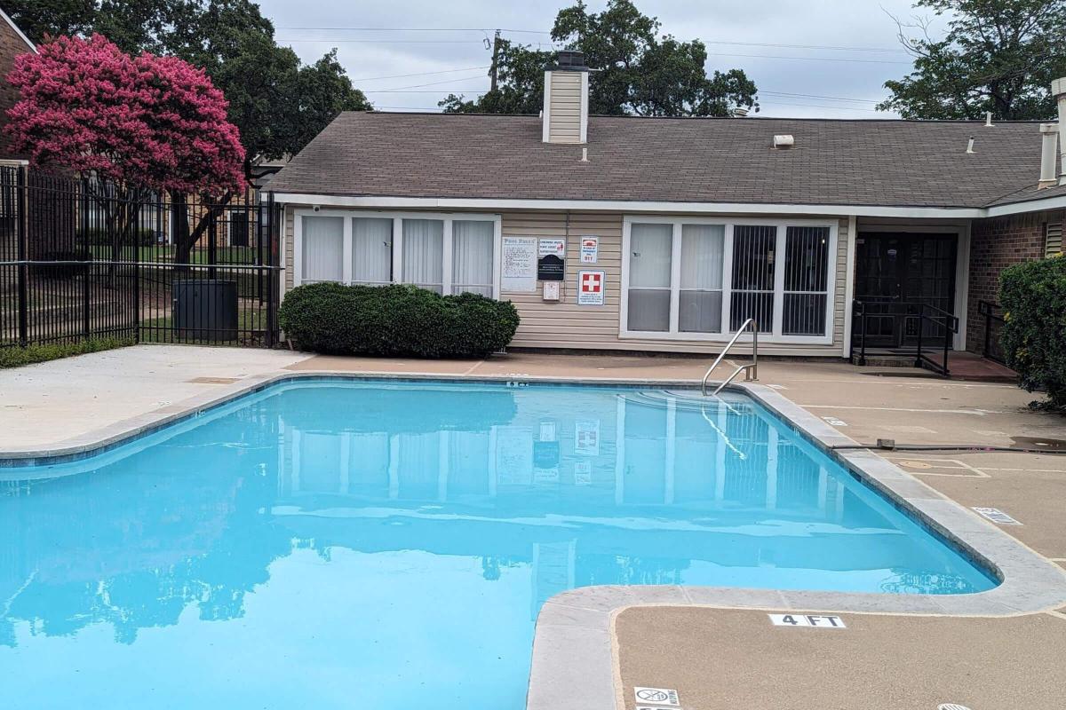 Center Ridge Apartments